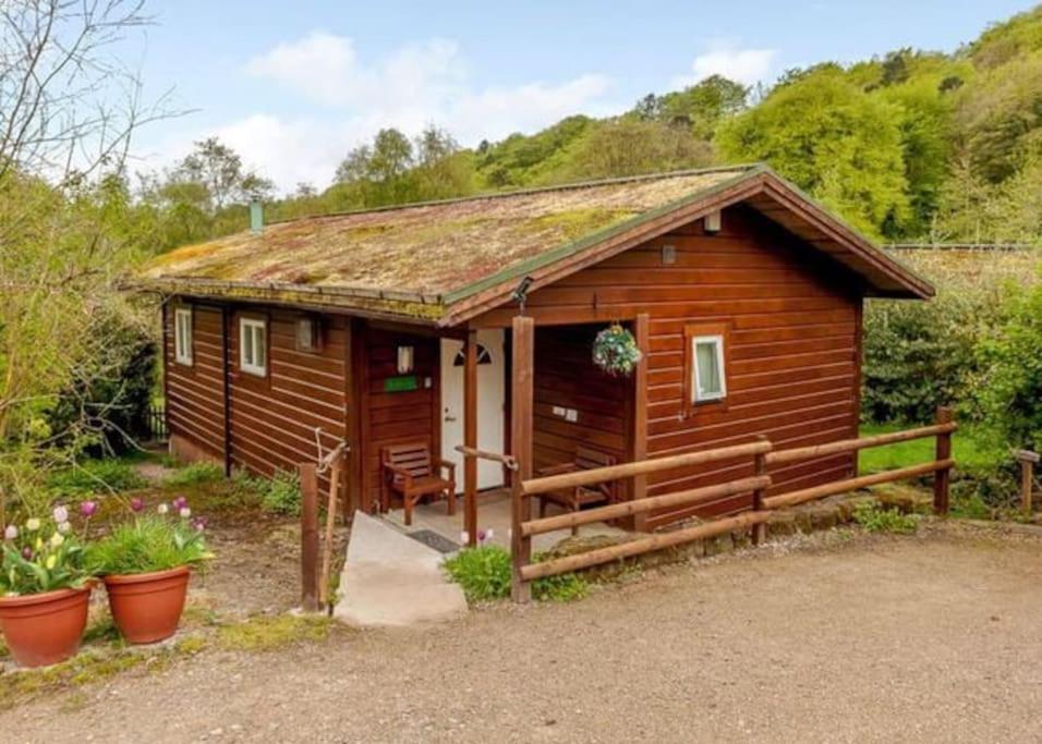 Luxury Peak District Lodge, Hot Tub, Log Burner, Nr Lake Rudyard Екстериор снимка